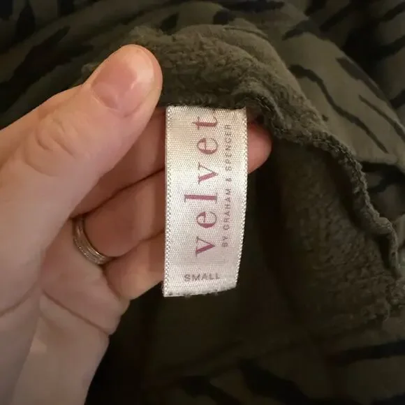 Velvet by Graham & Spencer Green Animal Print Cropped Sweatshirt - Picture 3 of 5